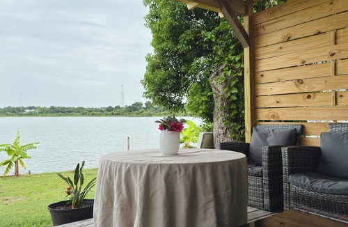 Lakeland House | Lakefront - Private Fishing Dock - Ample Parking