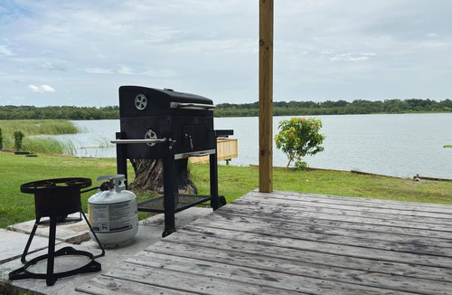 Lakeland House | Lakefront - Private Fishing Dock - Ample Parking