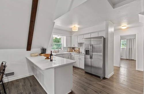 Brownwood House | Lakefront property - 2.4 miles from the Hideout
