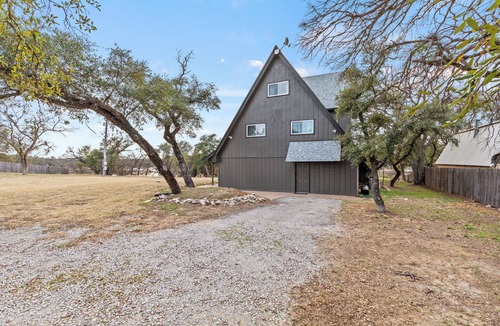 Brownwood House | Lakefront property - 2.4 miles from the Hideout