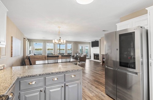 Carolyn Estates House | Lakefront property great for fishing & boating. Spring & Summer dates available!