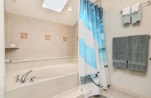 Seven Coves Resort | Lakefront Resort Conference & Event Center Retreat | Sleeps 40