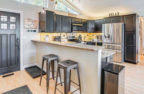 Tumtum House | Lakefront Retreat w/Kayaks, Paddle Boards & Deck!