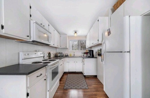 Centre Hastings Cottage | Lakefront Retreat - 2 Bedroom Cottage with Bunkie & Canoe