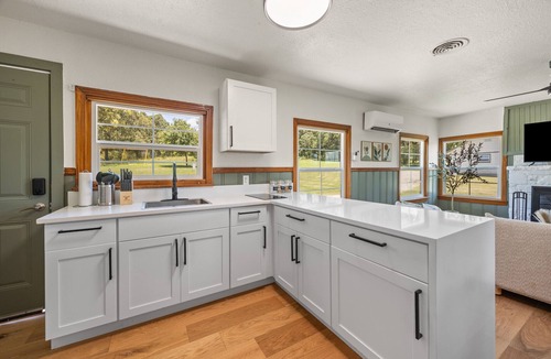 Madill Cabin | Lakefront Retreat | 2 Private Cabins w/Hot Tub & Lake Views- sleeps 12