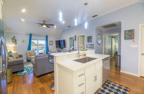 Graford Cottage | Lakefront Retreat - Deep Water Dock, Hot Tub, Game Garage, Bunkhouse