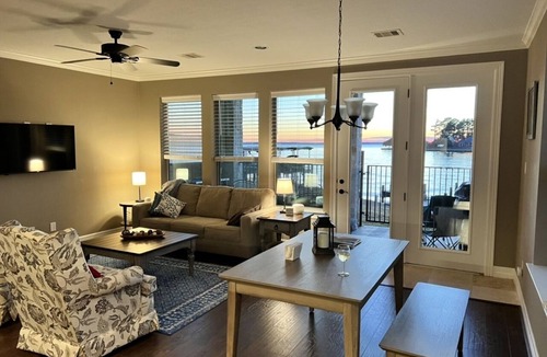 Onalaska Condo | Lakefront Retreat - Ground floor - Great Views!