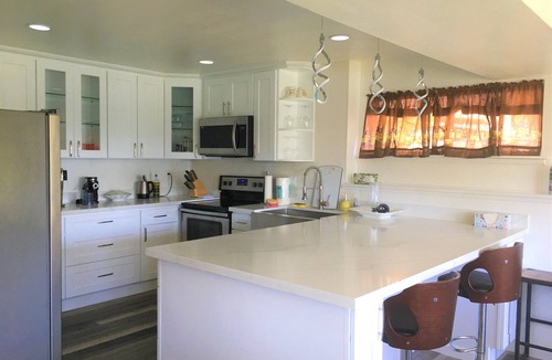 Bonney Lake House | Lakefront retreat house