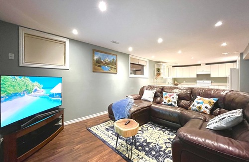 Keswick House | Lakefront Retreat | Hot Tub | Sandy Bottom Waterfront | Sleeps 16