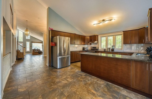 Keswick House | Lakefront Retreat | Hot Tub | Sandy Bottom Waterfront | Sleeps 16
