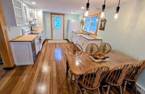 Annapolis Subdivision D House | Lakefront Retreat - Idyle Acre - East Lake NS