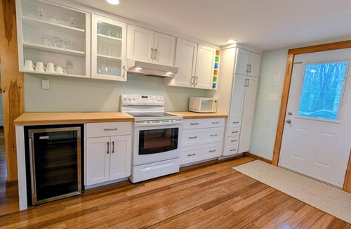 Annapolis Subdivision D House | Lakefront Retreat - Idyle Acre - East Lake NS