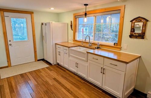 Annapolis Subdivision D House | Lakefront Retreat - Idyle Acre - East Lake NS