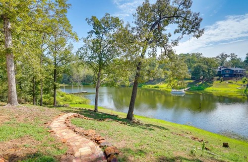 Jefferson House | Lakefront Retreat in Jefferson w/Screened Porch!