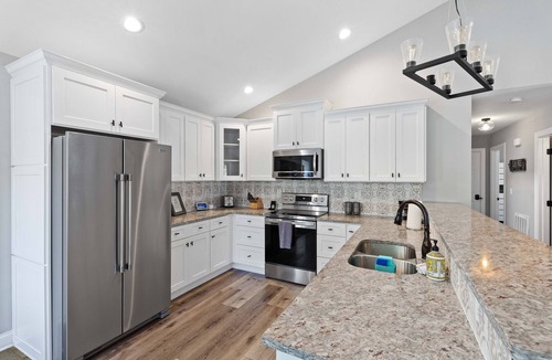 Southmont House | Lakefront Retreat: Kayaks, Dock, Fire Pit & Grill