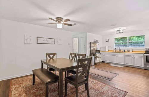 Melrose House | *Lakefront Retreat*- Lake/Private