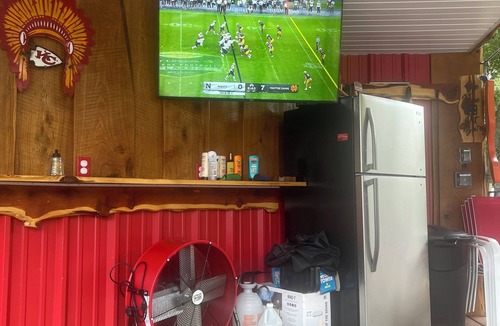 Roach House | Lakefront Retreat - Mile Marker 42 - Dock Bar + Sleeps 15!