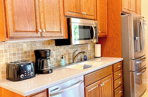 Roach House | Lakefront Retreat - Mile Marker 42 - Dock Bar + Sleeps 15!