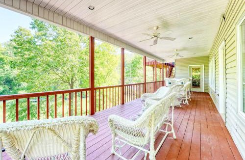 Bella Vista House | Lakefront Retreat - Near Trails & Family Fun