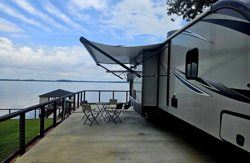 Dogwood House | Lakefront Retreat Paradise!