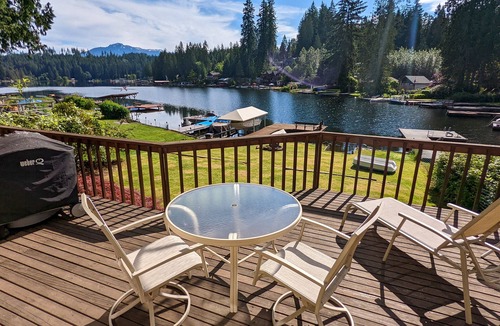 Lake Roesiger House | Lakefront Retreat: Private Dock, Fire Pit, BBQ, AC, Dog Friendly