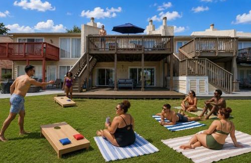 Walden on Lake Conroe House | Lakefront Retreat Swim, Fish & Paddleboard