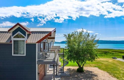 Garden City House | Lakefront Retreat
