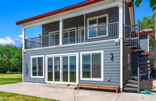 Garden City House | Lakefront Retreat