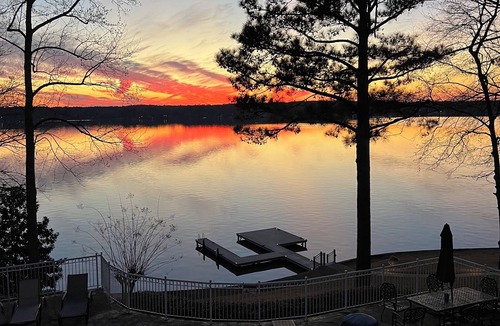 Reynolds Landing House | Lakefront Retreat!