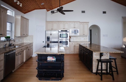 Granite Shoals House | Lakefront Retreat w/Pool & Game Room | Families