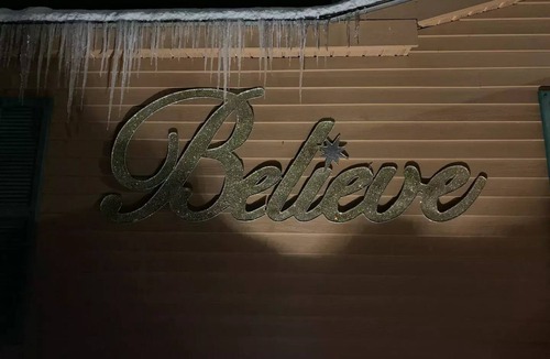 Mayfield Apartment | Lakefront retreat