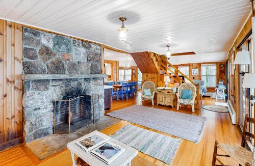 Naples House | Lakefront Retreat