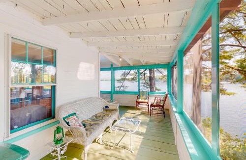 Naples House | Lakefront Retreat