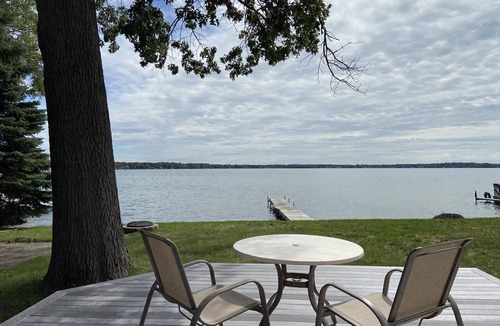 Portage House | Lakefront Retreat