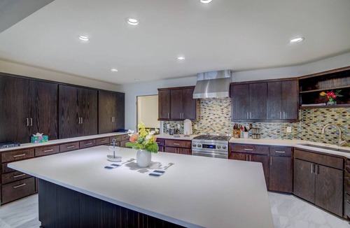 Rowlett House | Lakefront Retreat w/Balcony