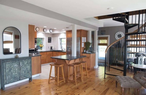 Geneva House | Lakefront Retreat w/Hot Tub & Kayaks