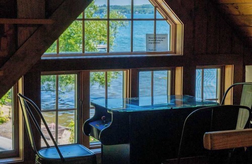 Geneva House | Lakefront Retreat w/Hot Tub & Kayaks