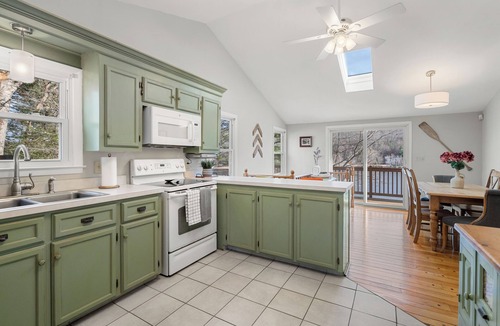 Holland House | Lakefront Retreat w Private Beach, Dock & Kayaks