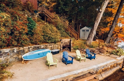 Holland House | Lakefront Retreat w Private Beach, Dock & Kayaks