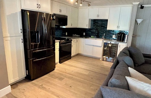 Pecan Acres House | Lakefront Retreat w/Hot Tub +Private Dock - Sleeps 14 - Eagle Mountain Lake