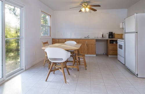 Annapolis Subdivision D House | Lakefront Retreat With Sandy Beach, Perfect For Kids