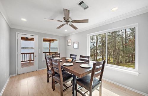 Onalaska House | Lakefront retreat with private dock and water toys