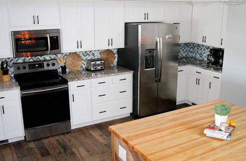 Canadian House | Lakefront Retreat with Spectacular Panoramic Views. Pet Friendly!