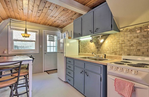 Rocky Mount Cabin | Lakefront Rocky Mount Cabin w/Dock & Kayaks!