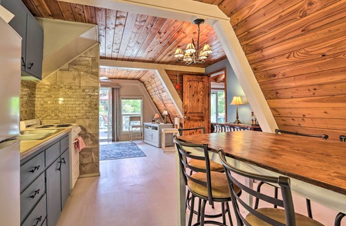 Rocky Mount Cabin | Lakefront Rocky Mount Cabin w/Dock & Kayaks!