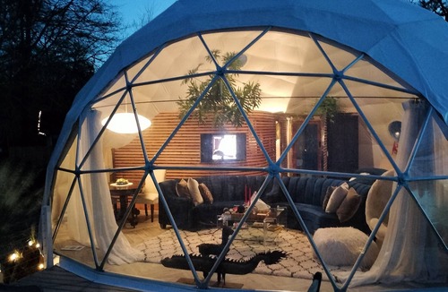 Jackson Cabin | Lakefront romantic getaway with hot tub