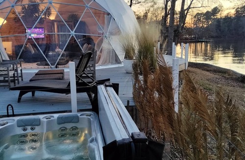 Jackson Cabin | Lakefront romantic getaway with hot tub