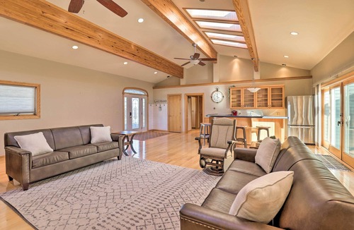 Town of Varick House | Lakefront Romulus Retreat w/Private Dock!