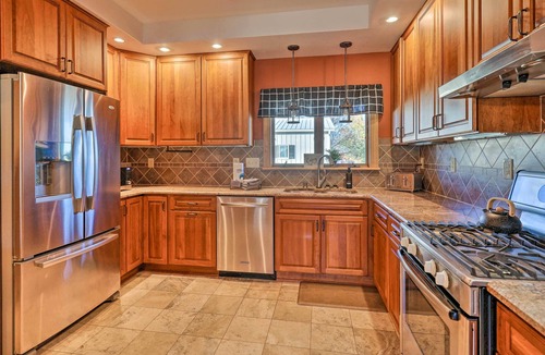 Town of Varick House | Lakefront Romulus Retreat w/Private Dock!