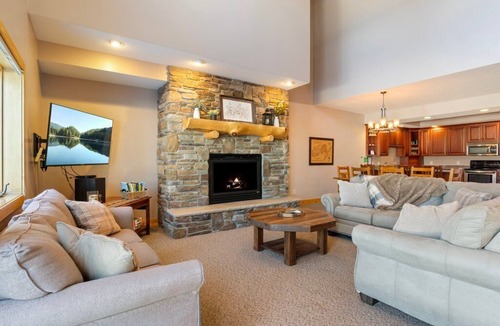 Crosslake Condo | LakeFront, Sandy Beach, Patio, Pool Table, Unit840